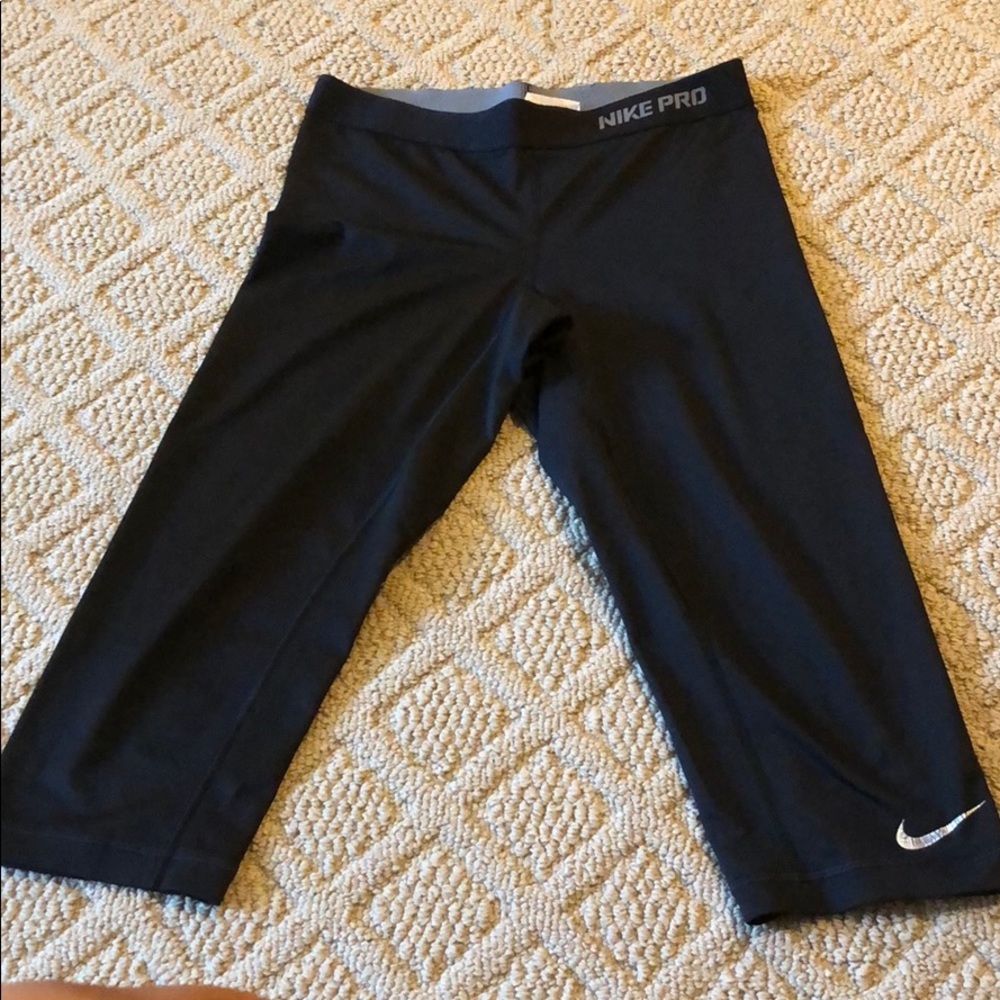 Black nike crop leggings